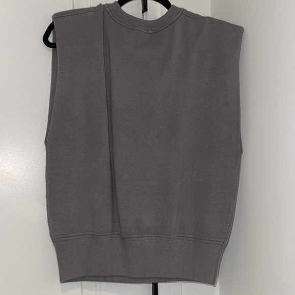 Zara Muscle Sweater Tank - Picture 3 of 3